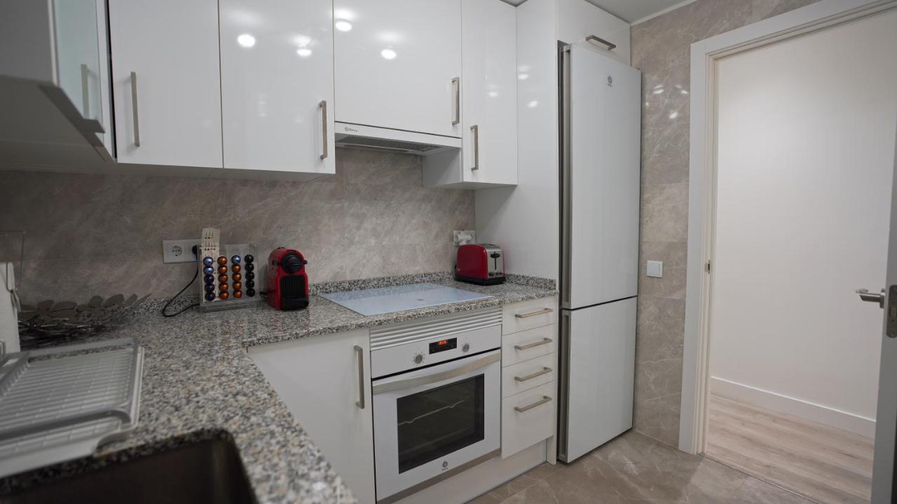 Stylish & Spacious Family Apartment Near Beach & Vibrant Historic Market Alicante Eksteriør bilde