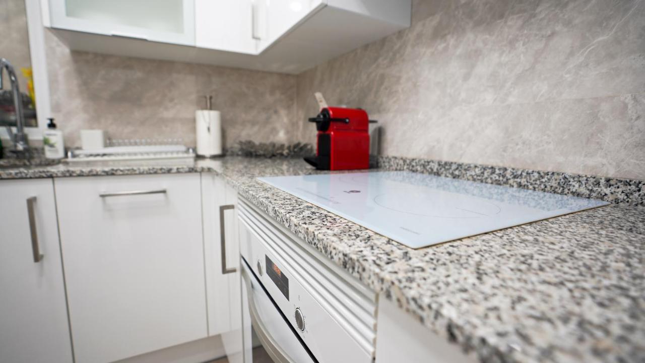 Stylish & Spacious Family Apartment Near Beach & Vibrant Historic Market Alicante Eksteriør bilde