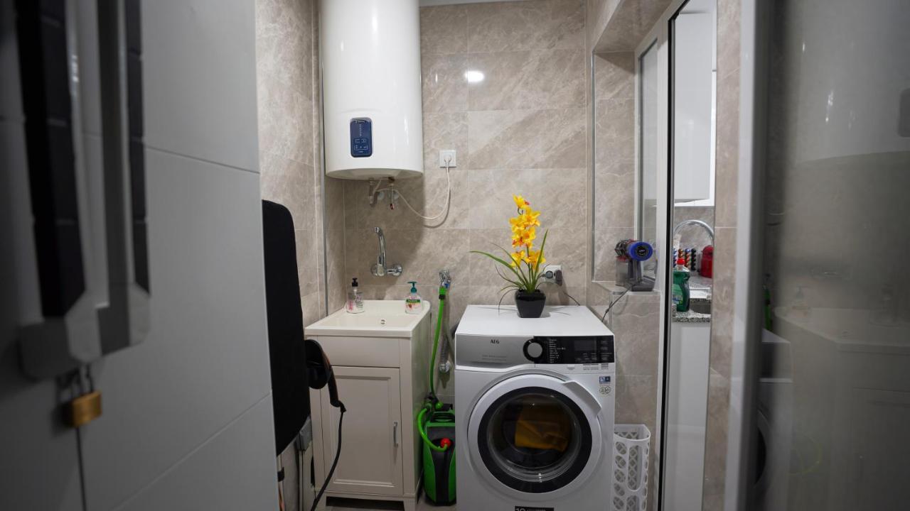 Stylish & Spacious Family Apartment Near Beach & Vibrant Historic Market Alicante Eksteriør bilde